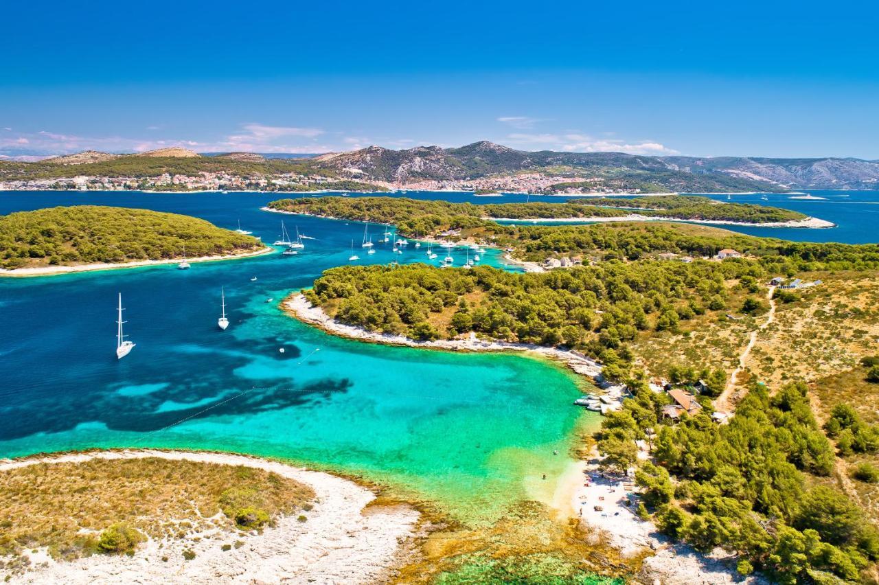 Beach Bay Hvar Hotel ฮวาร์ ภายนอก รูปภาพ
