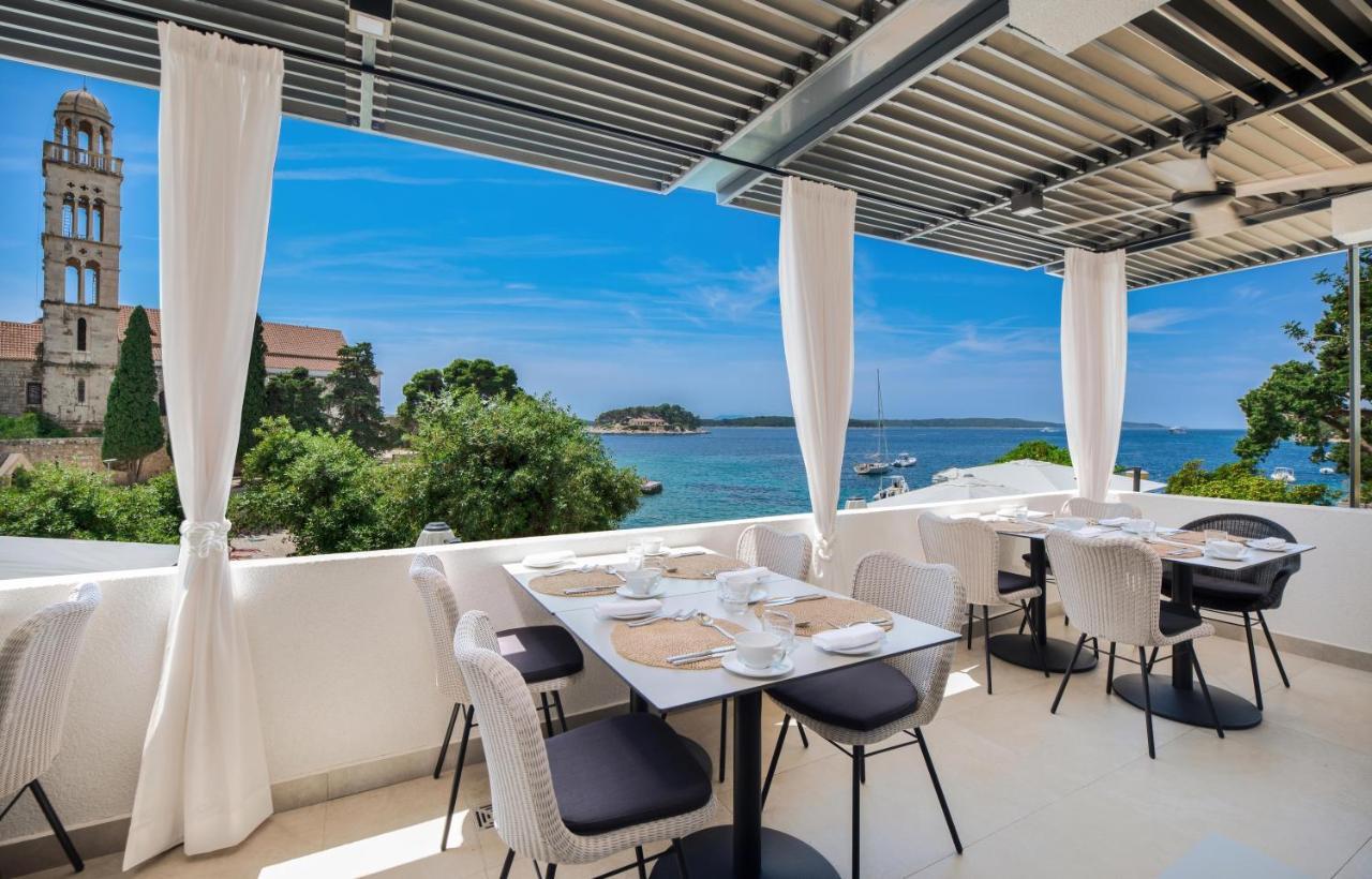 Beach Bay Hvar Hotel ฮวาร์ ภายนอก รูปภาพ